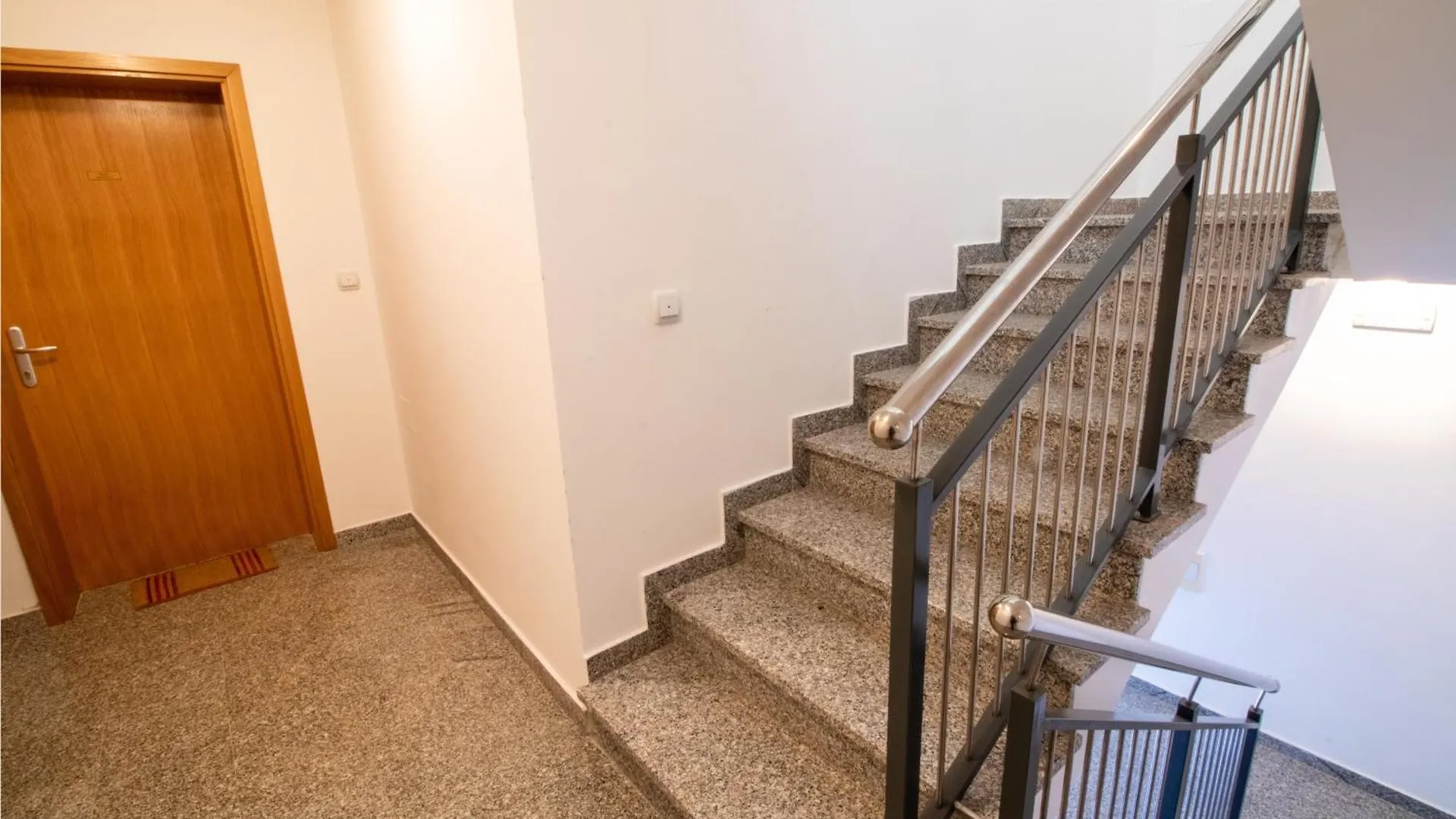 Apartments With A Parking Space Baska, Krk - 19512 0*, 巴斯卡 克罗地亚